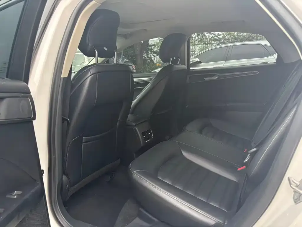 Ford Mondeo 2021 из CN, фото 6