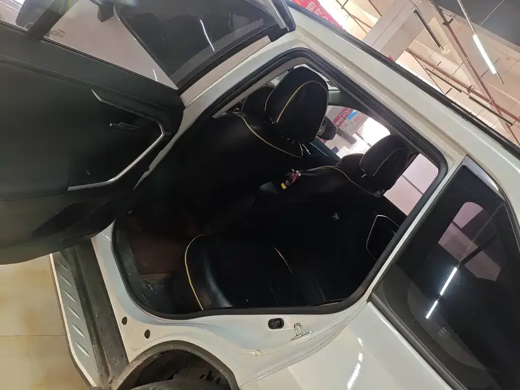 Toyota RAV4 — фото 6