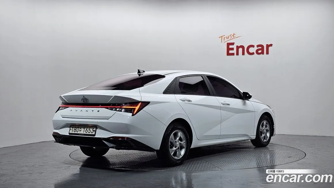 Hyundai AVANTE — фото 2