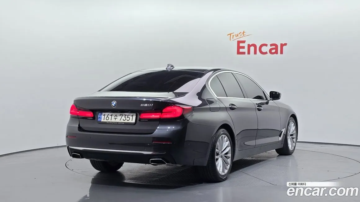 BMW 5-Series 2023 из KR, фото 2