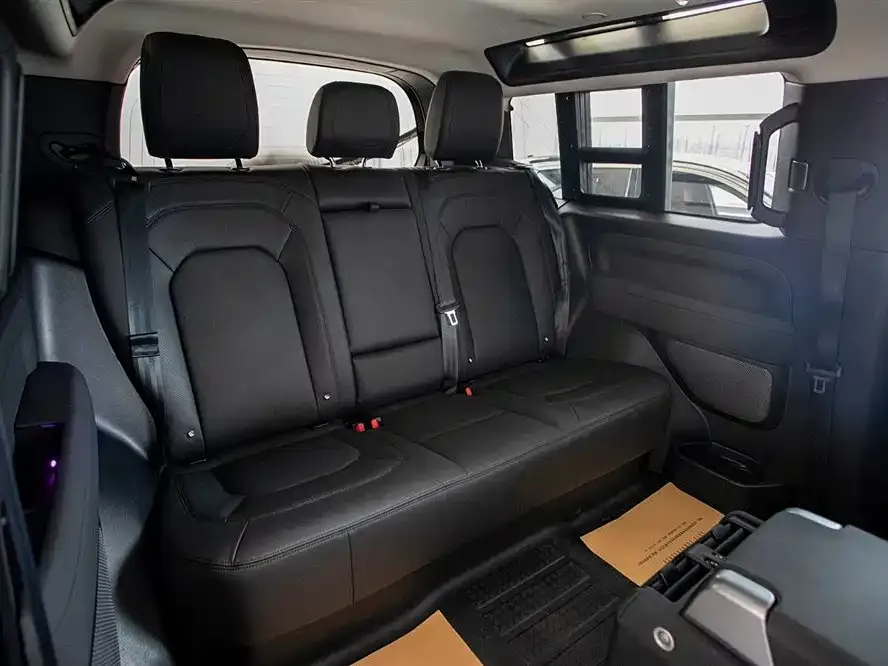 Land Rover Defender 2023 из CN, фото 9