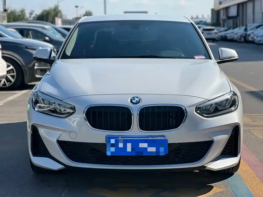 BMW 1 Series 2023 из CN, фото 2