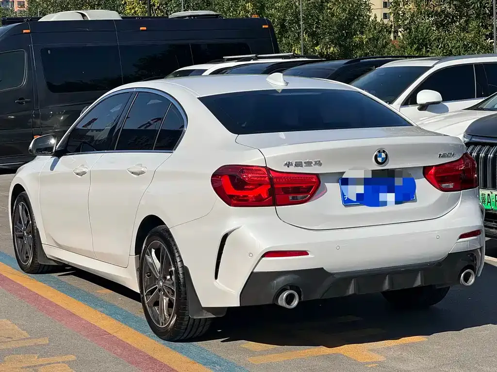 BMW 1 Series 2023 из CN, фото 4