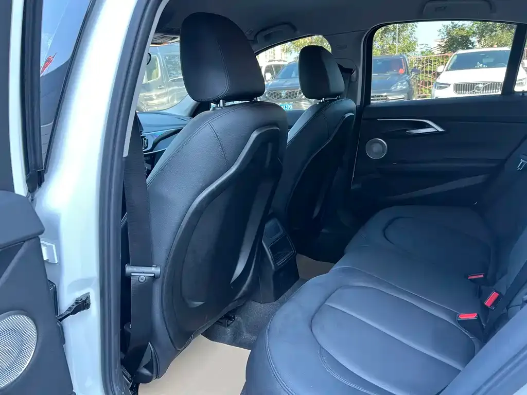 BMW 1 Series 2023 из CN, фото 7