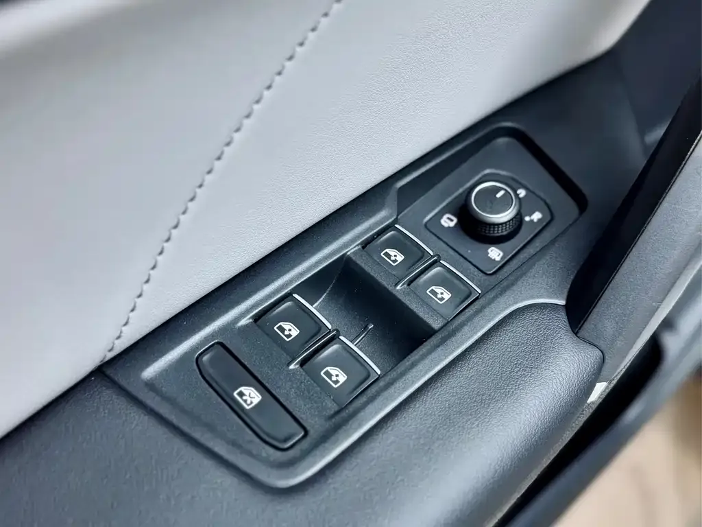 Volkswagen GTE PHEV 2023 из CN, фото 10