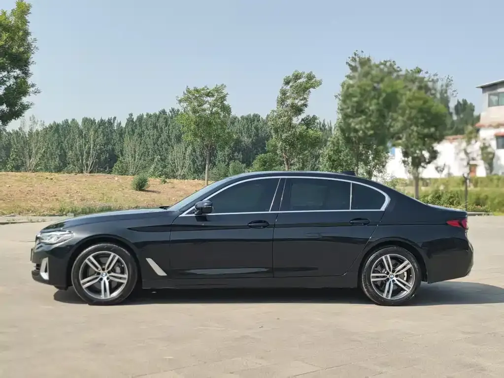 BMW 5 Series — фото 4