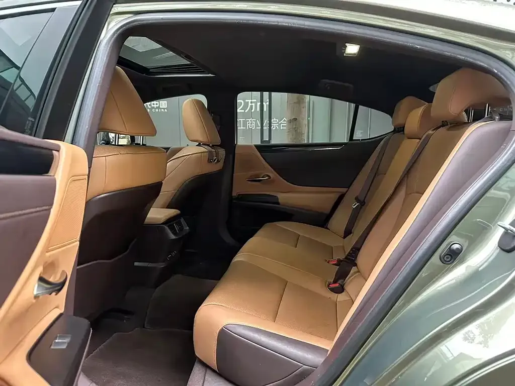 Lexus ES 2021 из CN, фото 7