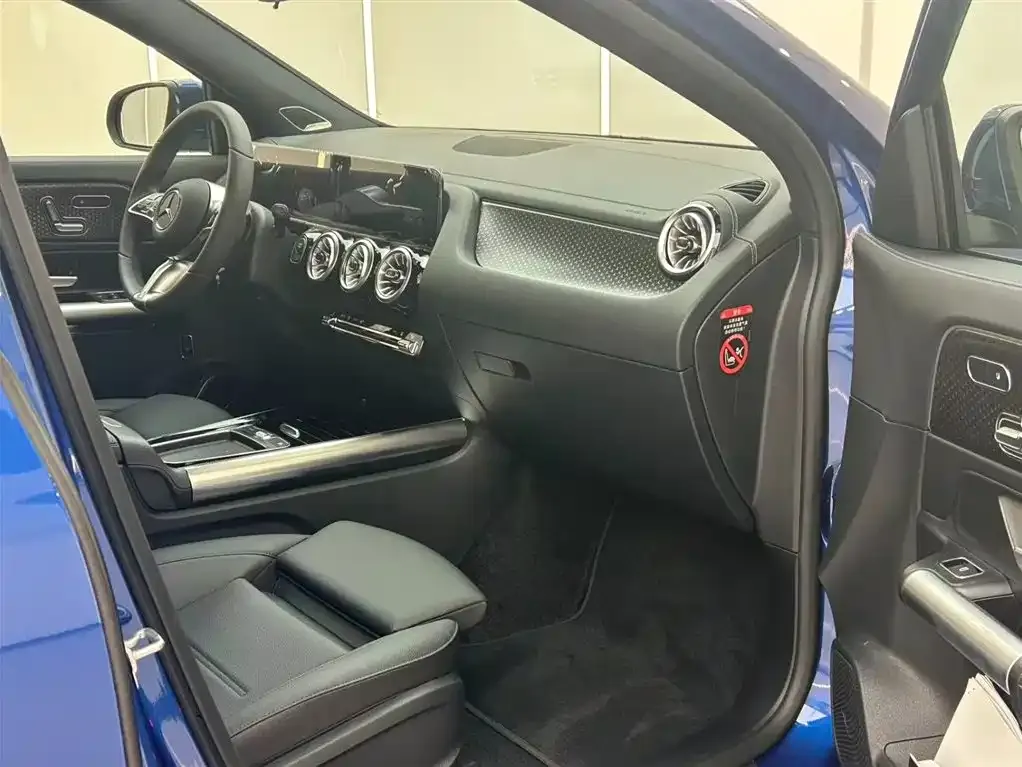 Mercedes-Benz EQA — фото 10