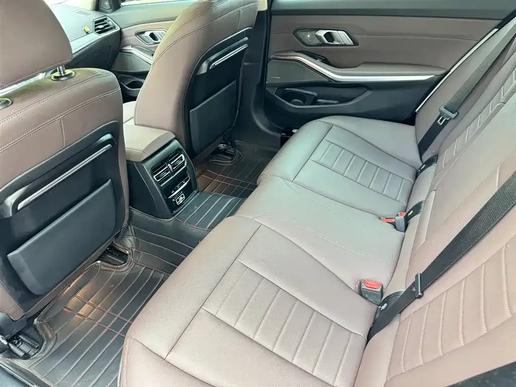 BMW 3 Series 2021 из CN, фото 8
