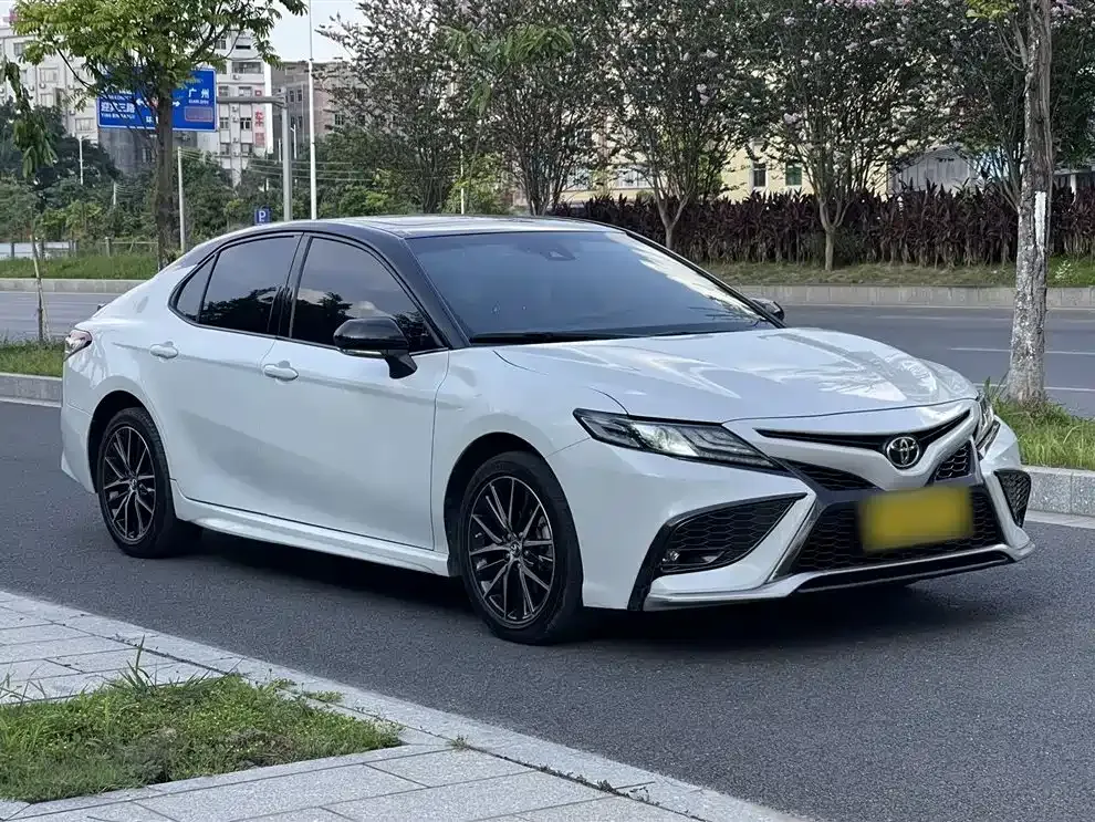 Toyota Camry 2023 из CN, фото 3