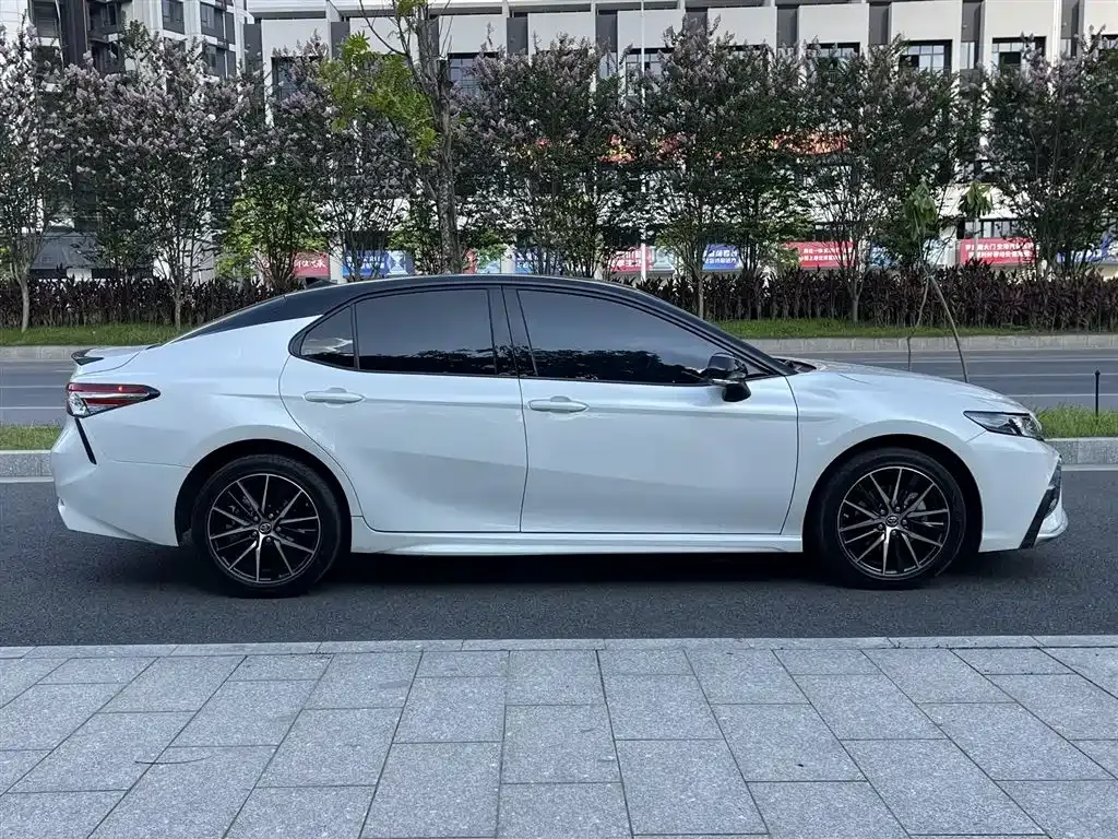 Toyota Camry 2023 из CN, фото 4