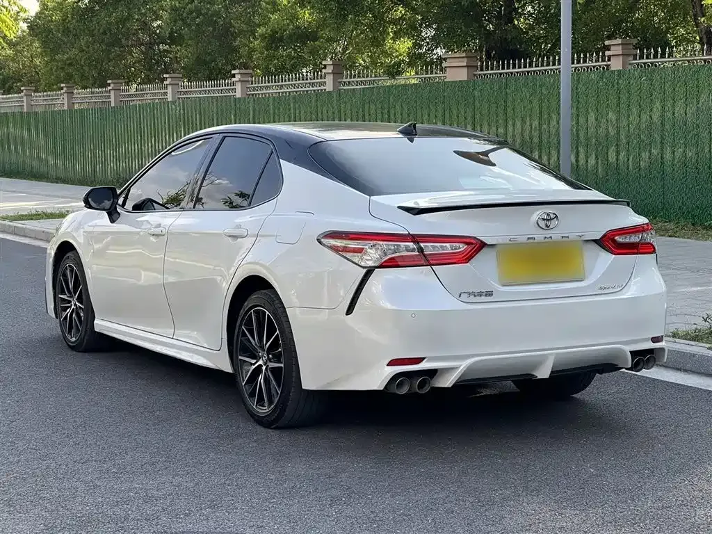 Toyota Camry 2023 из CN, фото 5
