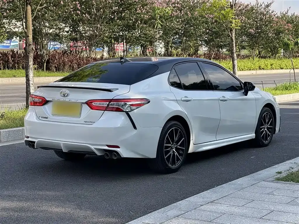 Toyota Camry 2023 из CN, фото 7