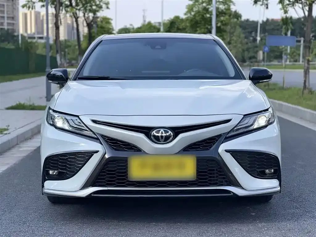Toyota Camry 2023 из CN, фото 8
