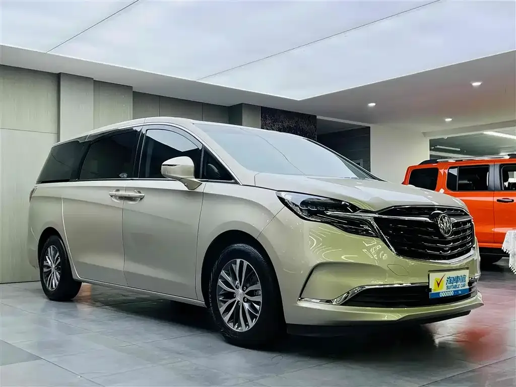 Buick GL8 2022 из CN, фото 3