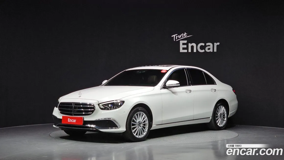 Mercedes-Benz E-Class — фото 1