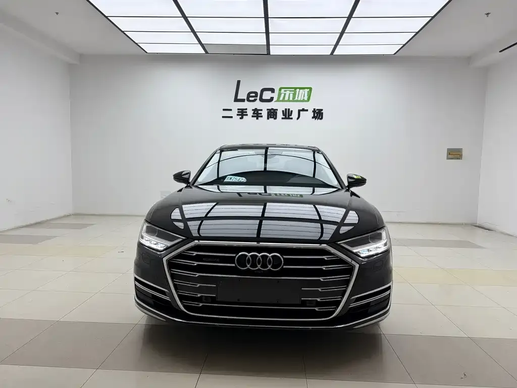 Audi A8 2021 из CN, фото 2
