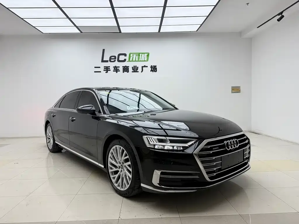 Audi A8 2021 из CN, фото 3