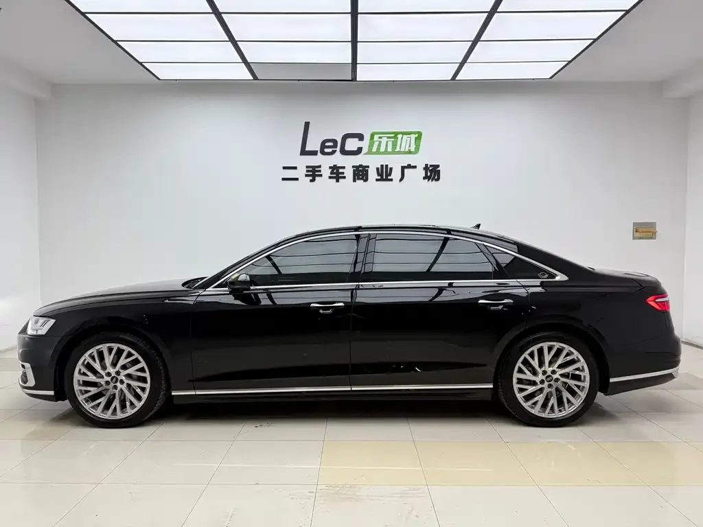 Audi A8 2021 из CN, фото 4