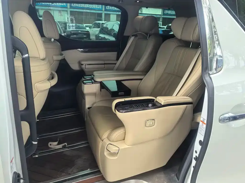 Toyota Alphard 2021 из CN, фото 9