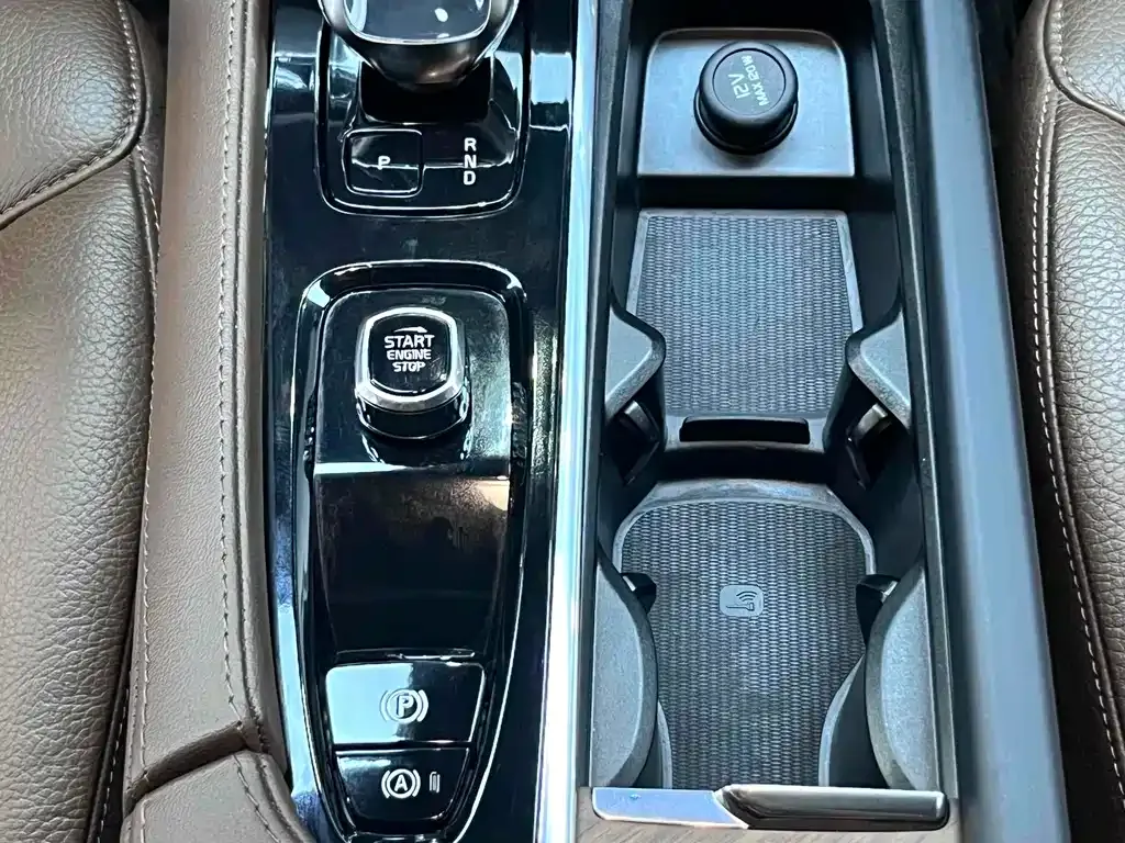 Volvo XC90 2022 из CN, фото 9