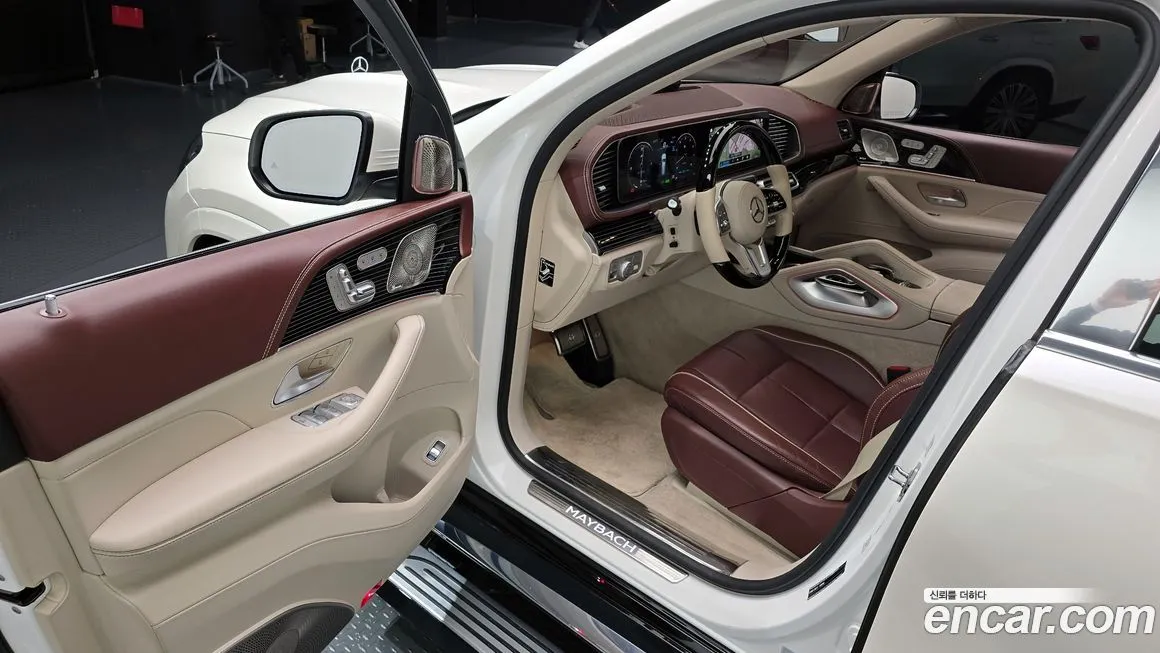 Mercedes-Benz GLS-Class — фото 10