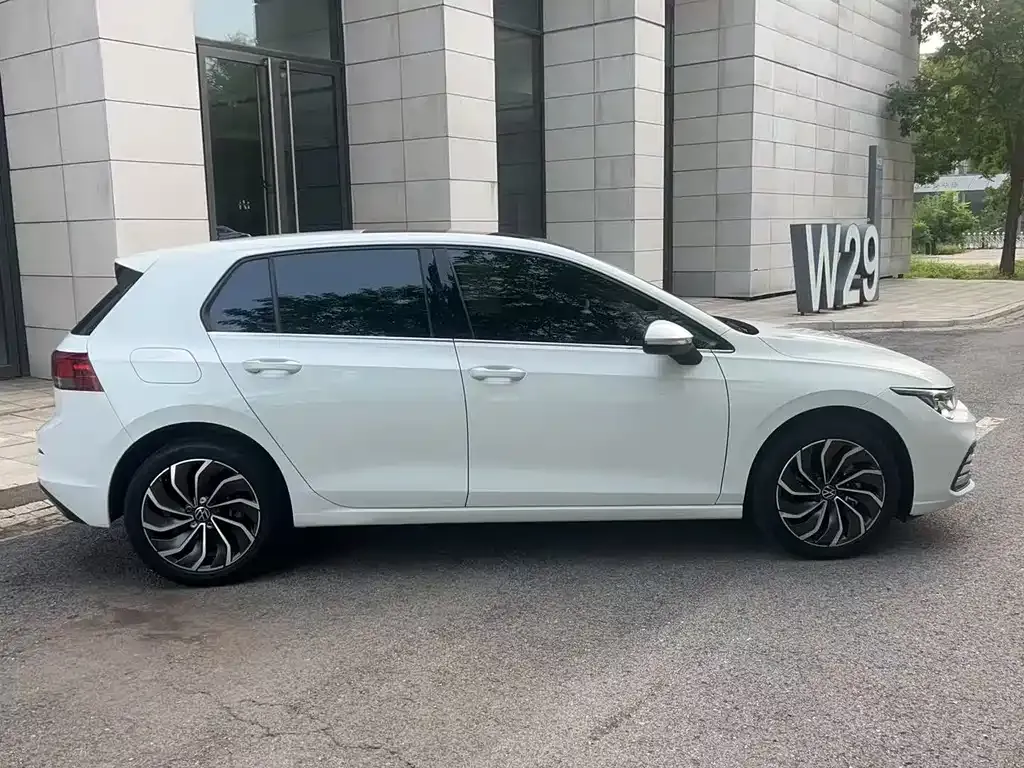 Volkswagen Golf 2022 из CN, фото 3