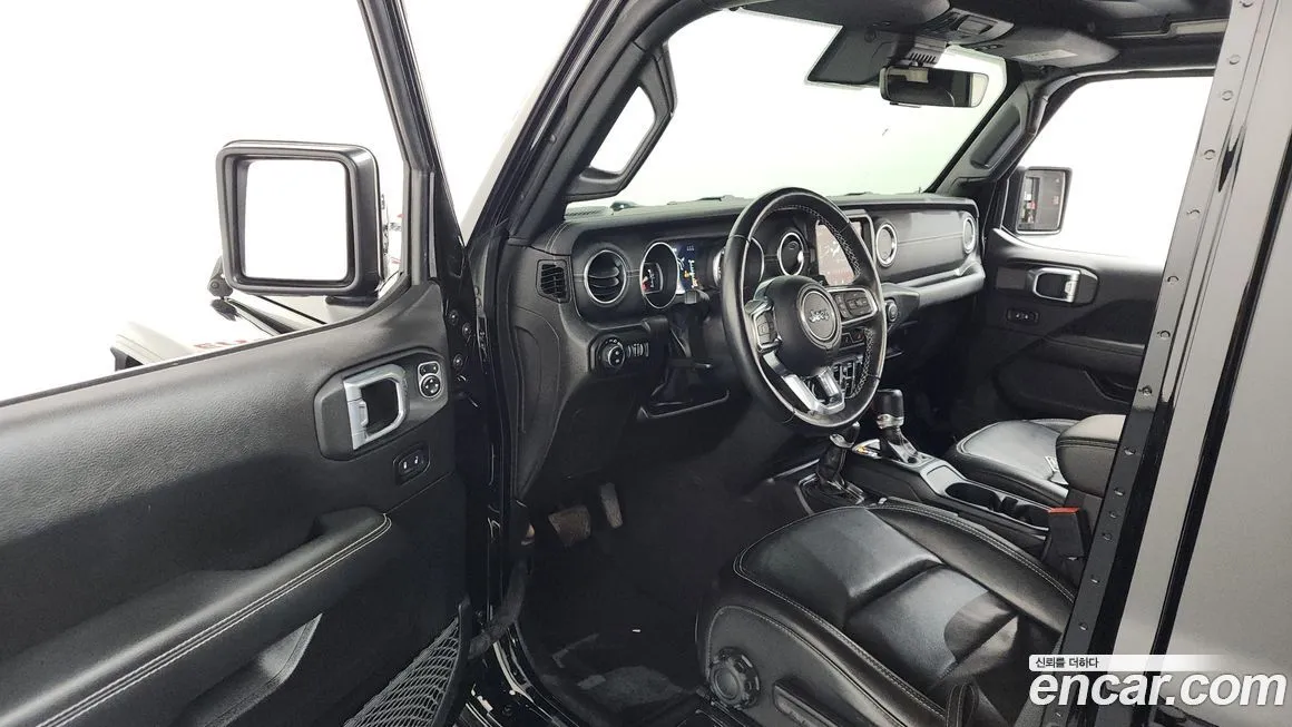 Jeep Wrangler — фото 10