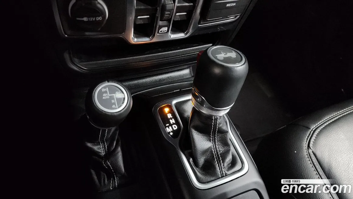 Jeep Wrangler — фото 9