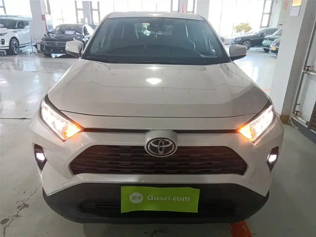 Toyota RAV4 2025 из CN, фото 3