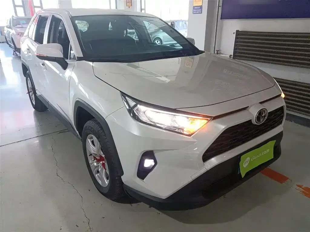 Toyota RAV4 2025 из CN, фото 4