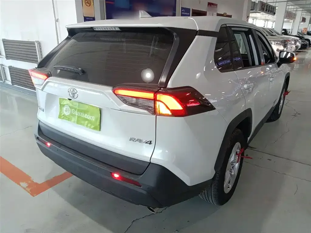 Toyota RAV4 2025 из CN, фото 6
