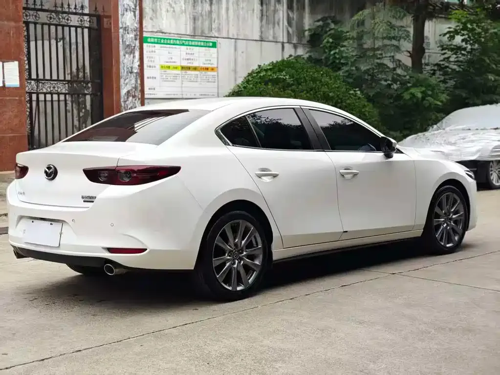 Mazda 3 Axela 2023 из CN, фото 4