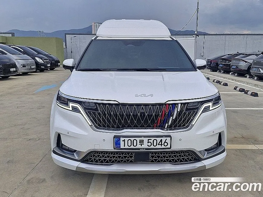 Kia Carnival — фото 1