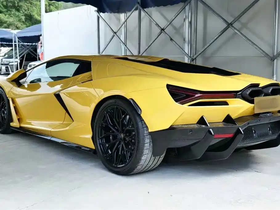 Lamborghini Revuelto 2025 из CN, фото 3