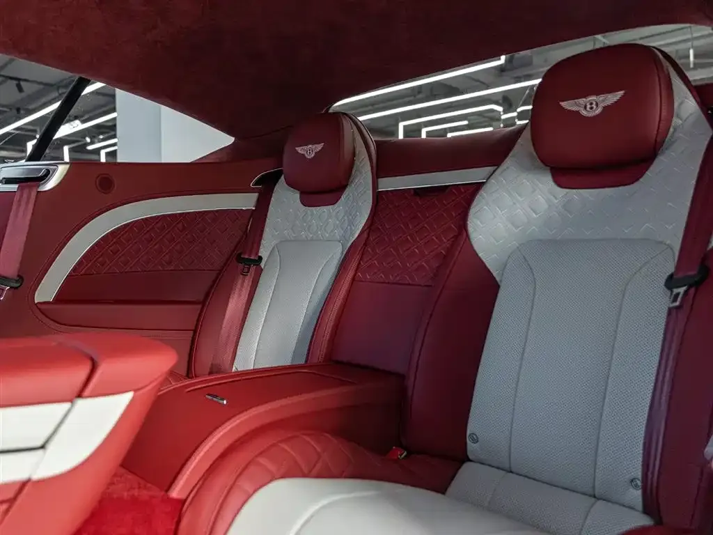 Bentley Continental 2023 из CN, фото 10