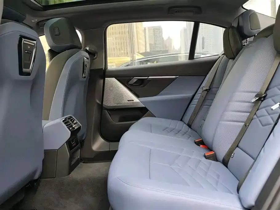BMW i5 2024 из CN, фото 8