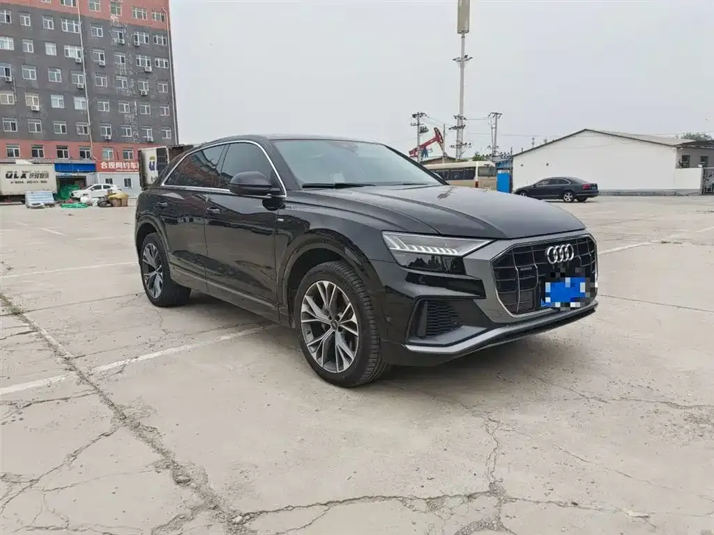 Audi Q8 2022 из CN, фото 3