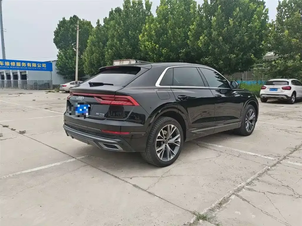 Audi Q8 2022 из CN, фото 4