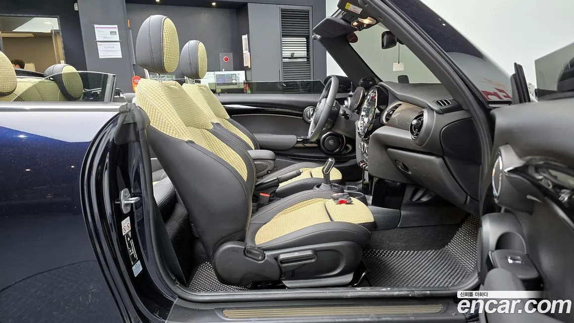 [object Object] Cooper Convertible 2024 из KR, фото 10