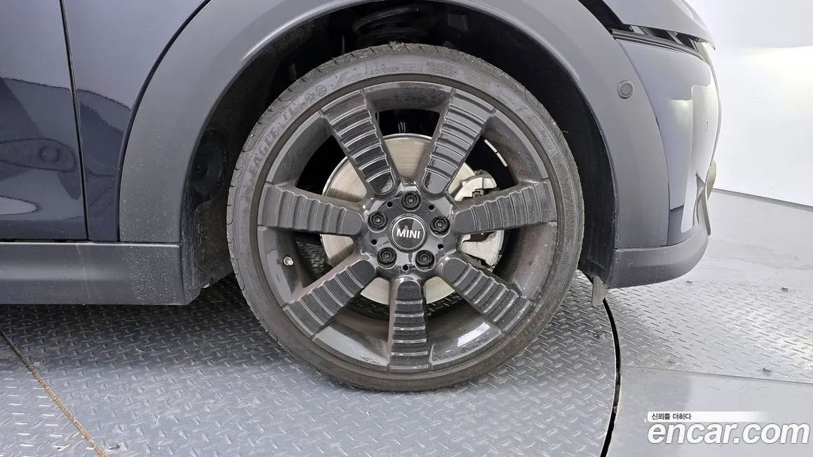 [object Object] Cooper Convertible 2024 из KR, фото 5