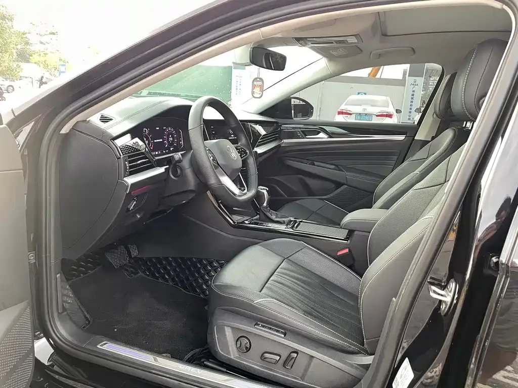 Volkswagen Passat New Energy — фото 3