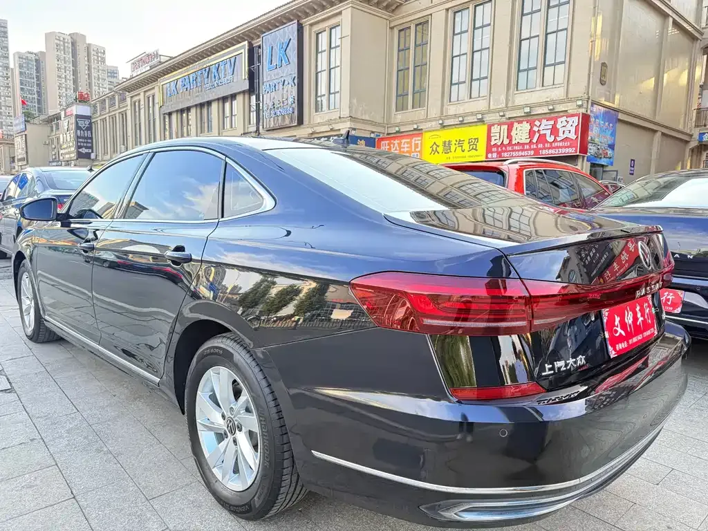 Volkswagen Passat — фото 6