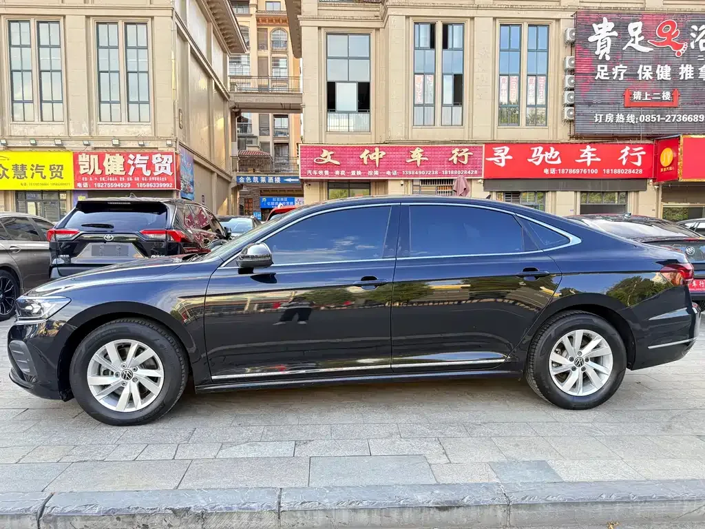 Volkswagen Passat — фото 7