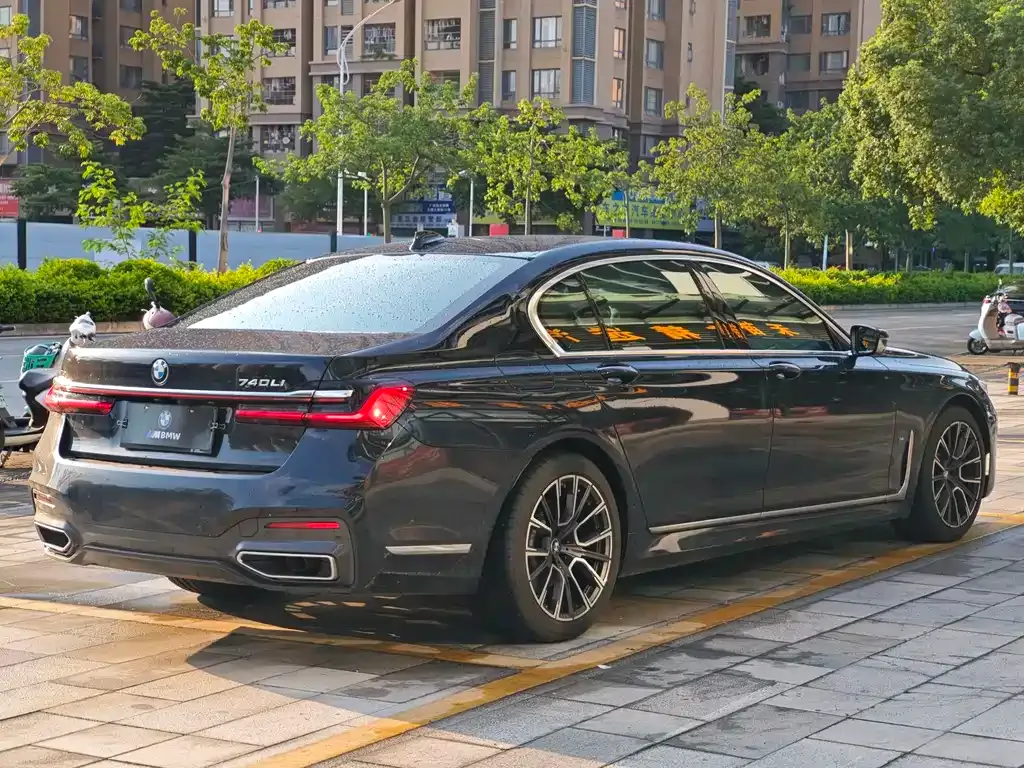 BMW 7 Series 2021 из CN, фото 3