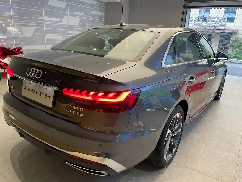 Audi A4L 2023 из CN, фото 6