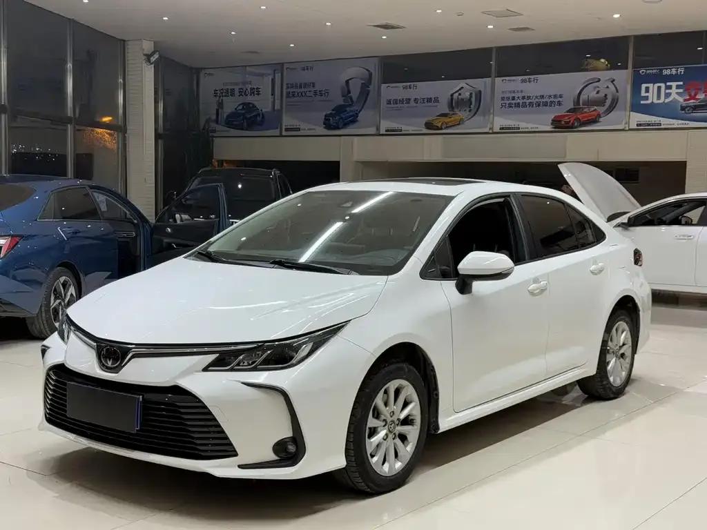 Toyota Corolla 2022 из CN, фото 1