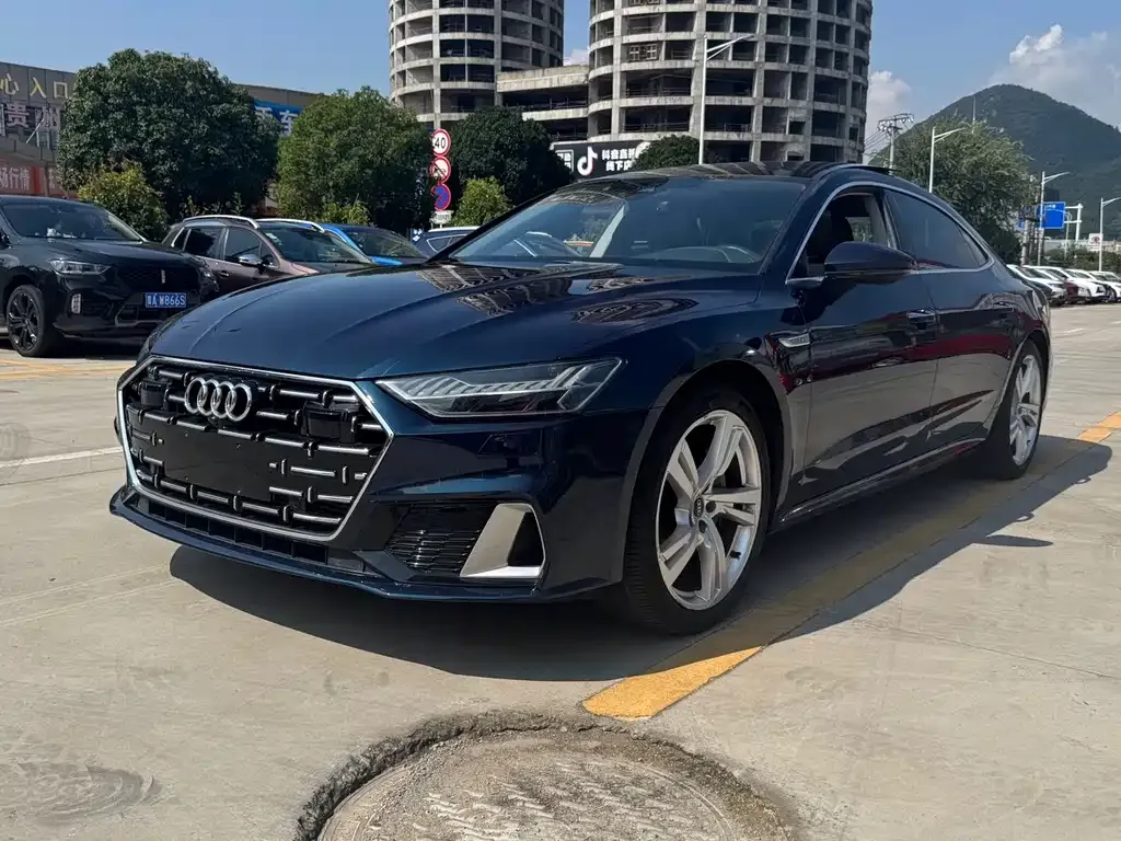 Audi A7L 2022 из CN, фото 1