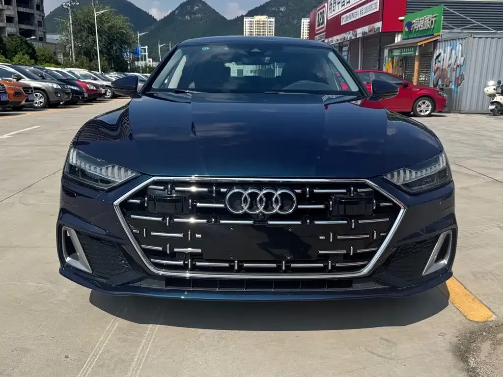 Audi A7L 2022 из CN, фото 2