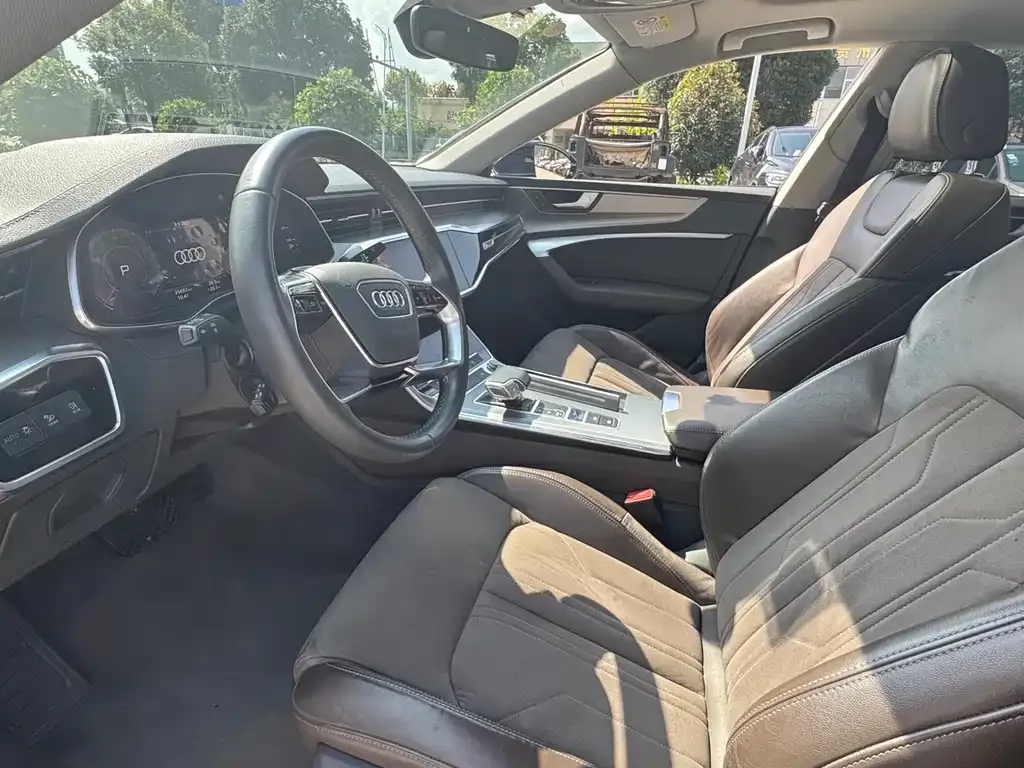 Audi A7L 2022 из CN, фото 4